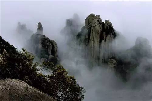 慢慢走完中国 212个5A景区的旅游心灵奇旅